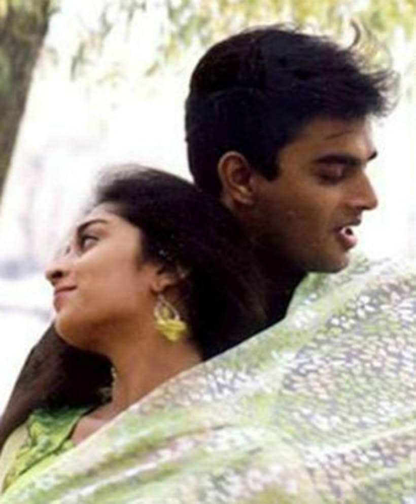 Madhavan and Shalini in Alai Payuthey (2000)