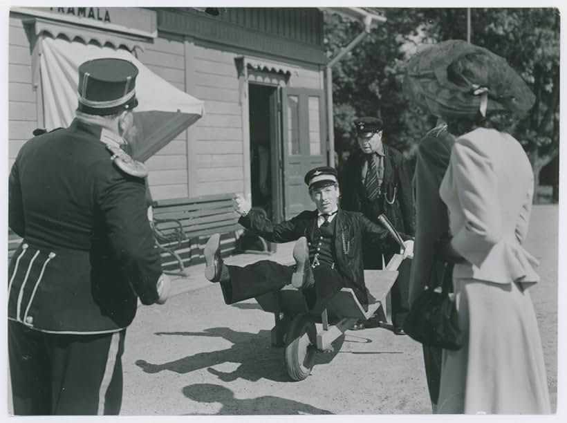 Ludde Juberg and Nils Poppe in Soldat Bom (1948)