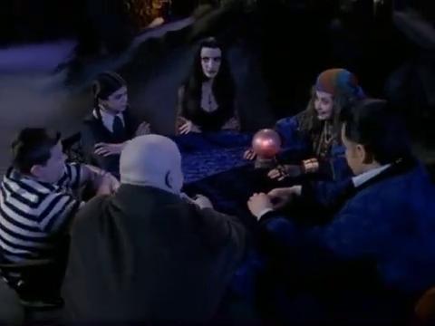 Michael Roberds, Nicole Fugere, Ellie Harvie, Betty Phillips, Brody Smith, and Glenn Taranto in The New Addams Family (1998)