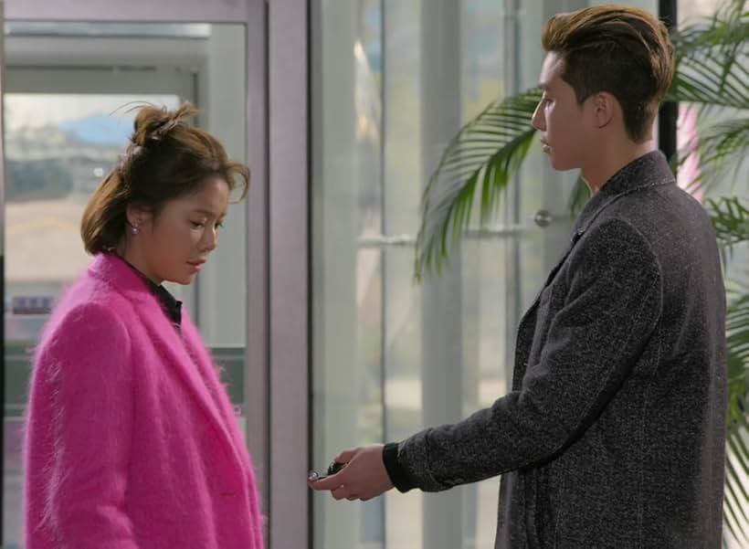 Hwang Jeong-eum and Park Seo-joon in She Was Pretty (2015)