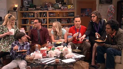 Mayim Bialik, Kaley Cuoco, Johnny Galecki, Simon Helberg, Jim Parsons, Melissa Rauch, and Kunal Nayyar in The Big Bang Theory (2007)