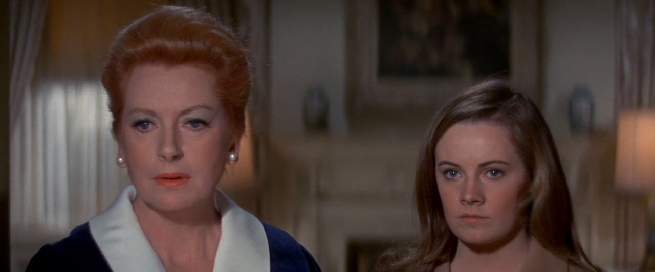 Deborah Kerr and Dianne Hull in The Arrangement (1969)