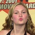 Julia Stiles at an event for 2001 MTV Movie Awards (2001)