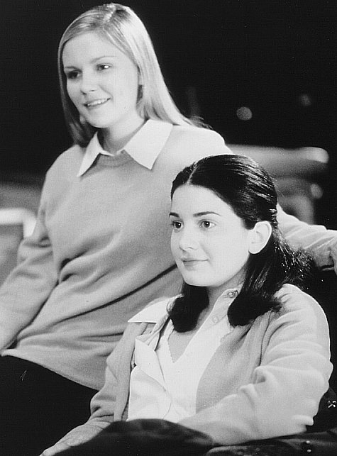 Kirsten Dunst and Gaby Hoffmann in Strike! (1998)