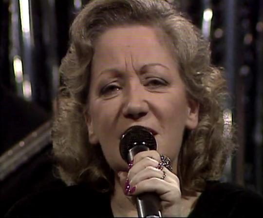 Teresa Paula Brito in Episode dated 11 November 1990 (1990)