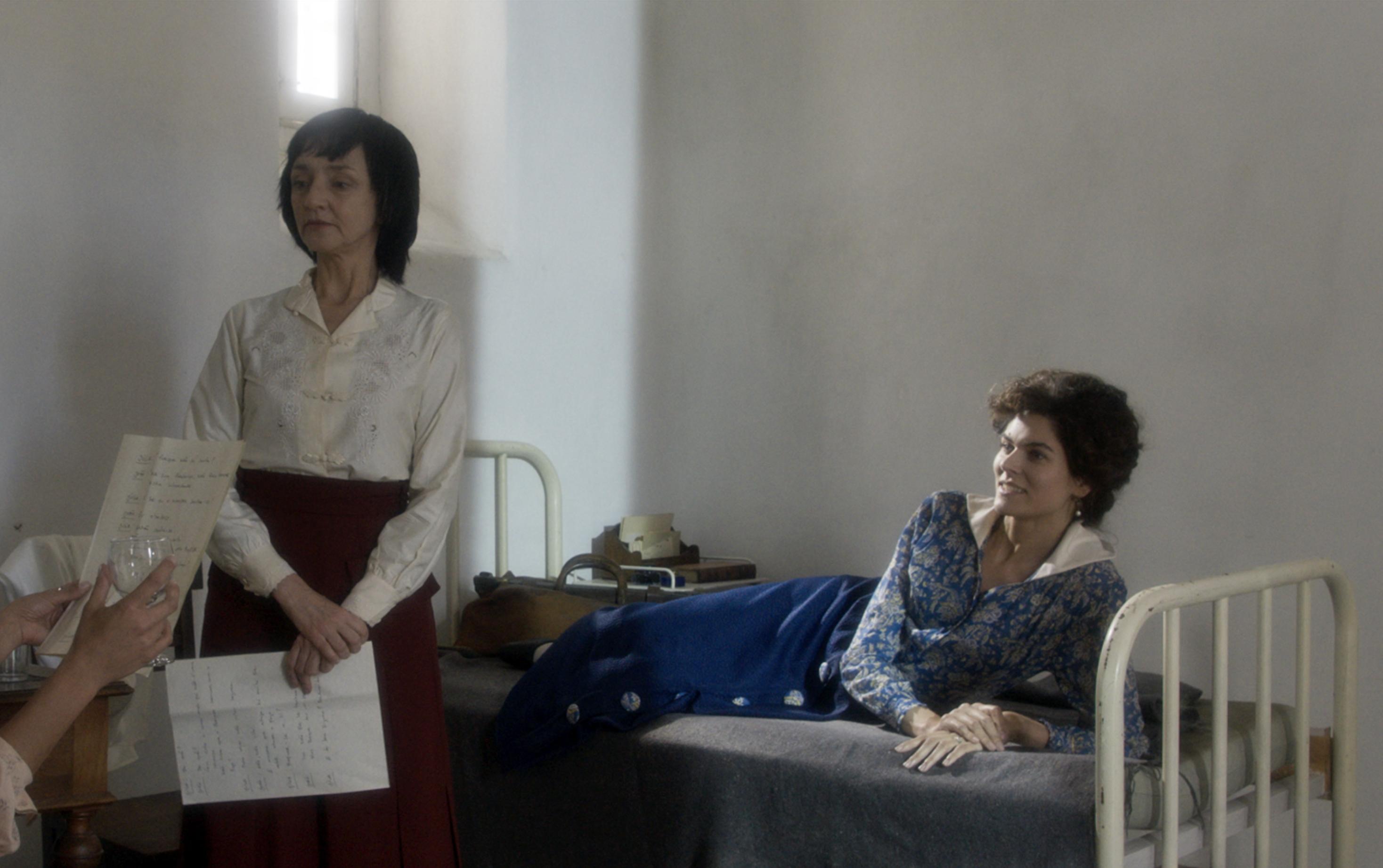 Maria de Medeiros and Sónia Balacó in Moral Order (2020)