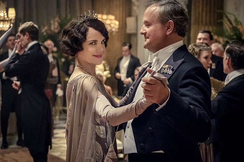 Elizabeth McGovern and Hugh Bonneville in Downton Abbey (2019)