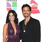 Benjamin Bratt and Dayanara Torres