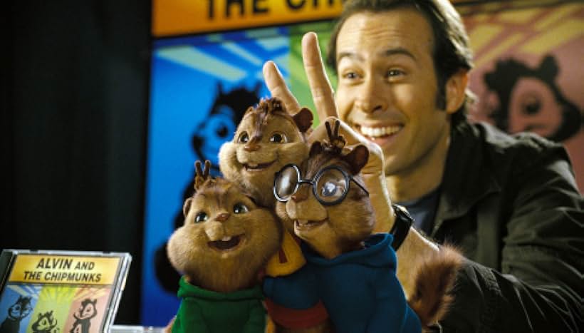 Jason Lee, Justin Long, Jesse McCartney, and Matthew Gray Gubler in Alvin and the Chipmunks (2007)