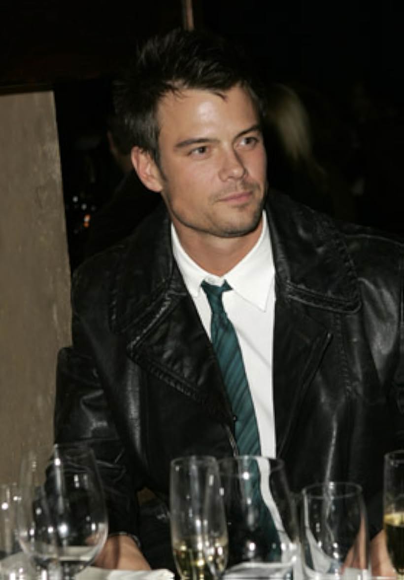 Josh Duhamel at an event for Vizi di famiglia (2005)