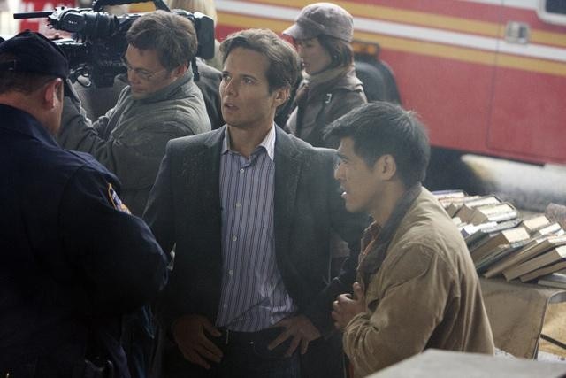 Scott Wolf and Nelson Wong in V (2009)