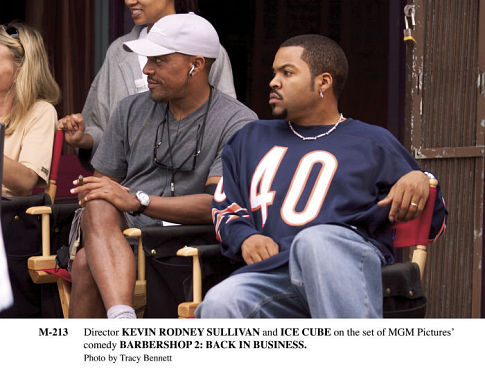 Ice Cube and Kevin Rodney Sullivan in Barbershop 2: Back in Business (2004)