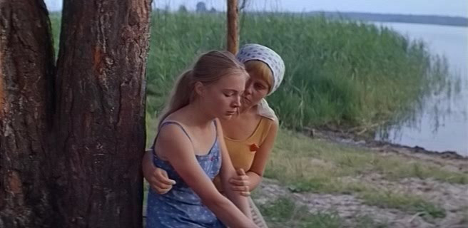 Ekaterina Voronina and Marina Yakovleva in Tsyganskoe schaste (1981)