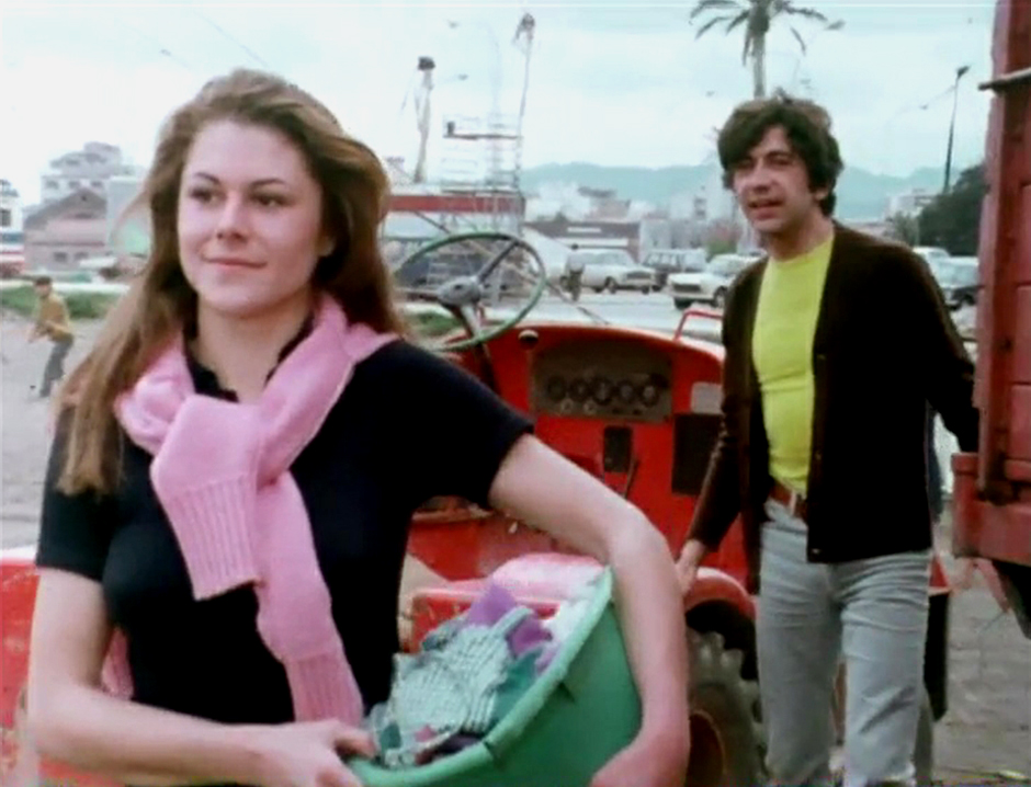 Eduardo Puceiro and Maria Paz Tavena in Poly en Espagne (1972)