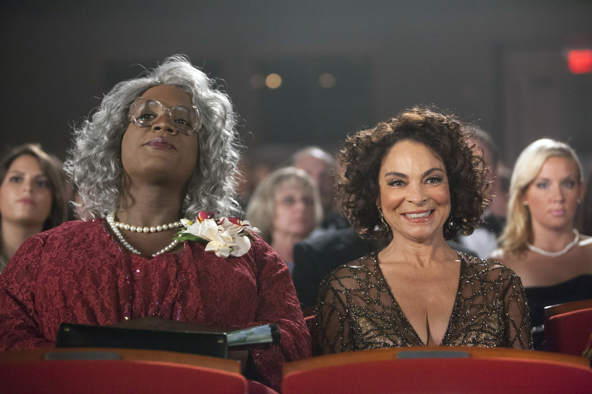 Jasmine Guy and Lewis Thompson in Scary Movie V (2013)