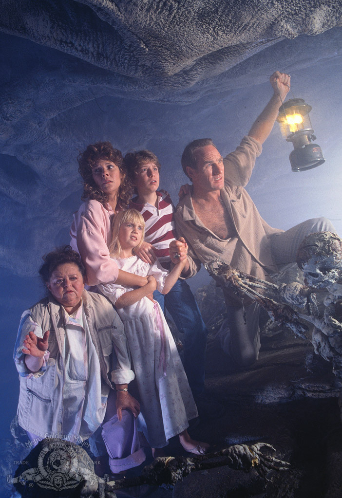 Heather O'Rourke, JoBeth Williams, Craig T. Nelson, Oliver Robins, and Zelda Rubinstein in Poltergeist II: The Other Side (1986)