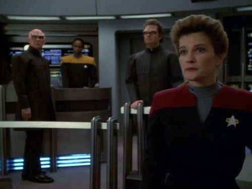 Kate Mulgrew, Kelly Connell, Alan Oppenheimer, and Tim Russ in Star Trek: Voyager (1995)