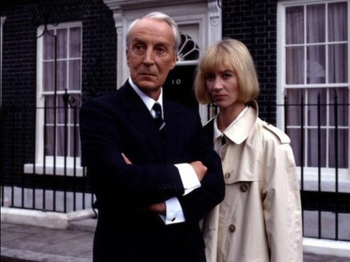 Ian Richardson and Kitty Aldridge in To Play the King (1993)