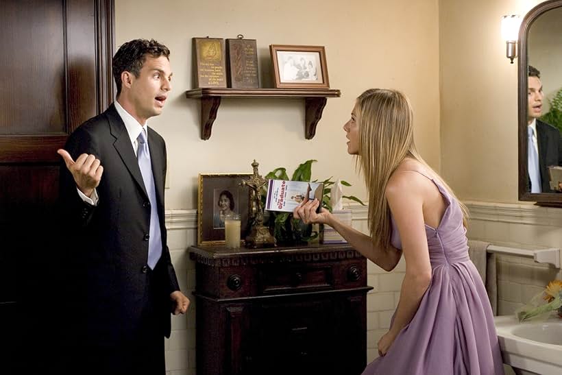 Jennifer Aniston and Mark Ruffalo in Vizi di famiglia (2005)