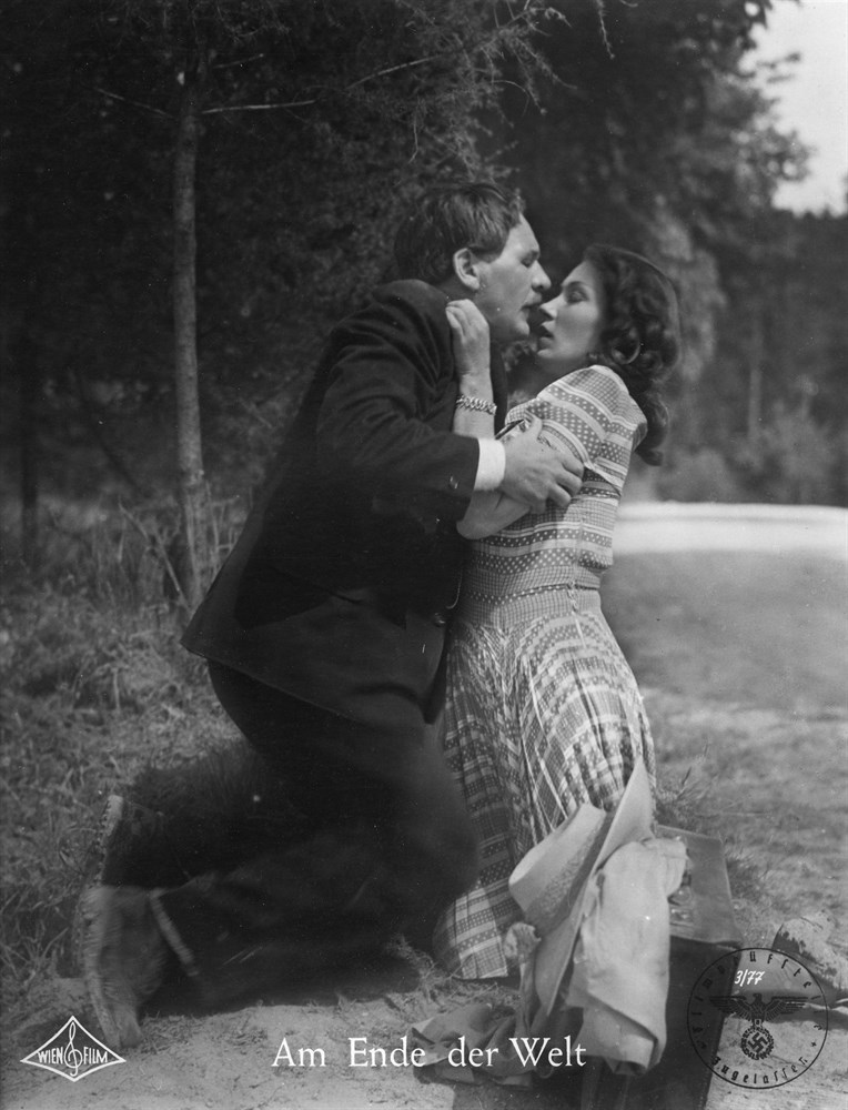 Brigitte Horney and Attila Hörbiger in Am Ende der Welt (1947)