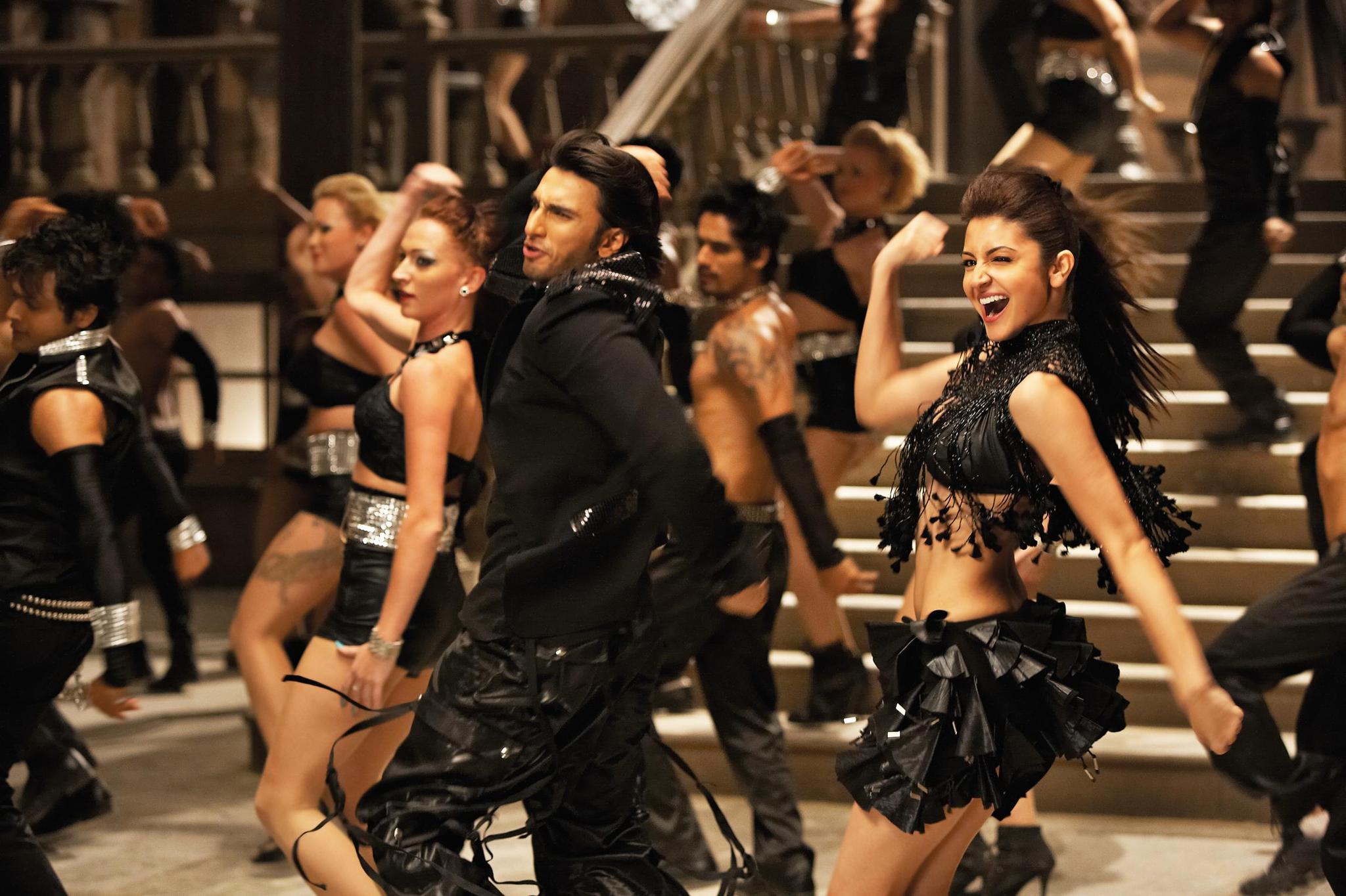 Anushka Sharma and Ranveer Singh in Ladies vs. Ricky Bahl (2011)