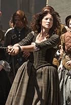 Caitríona Balfe and Lotte Verbeek in Outlander (2014)