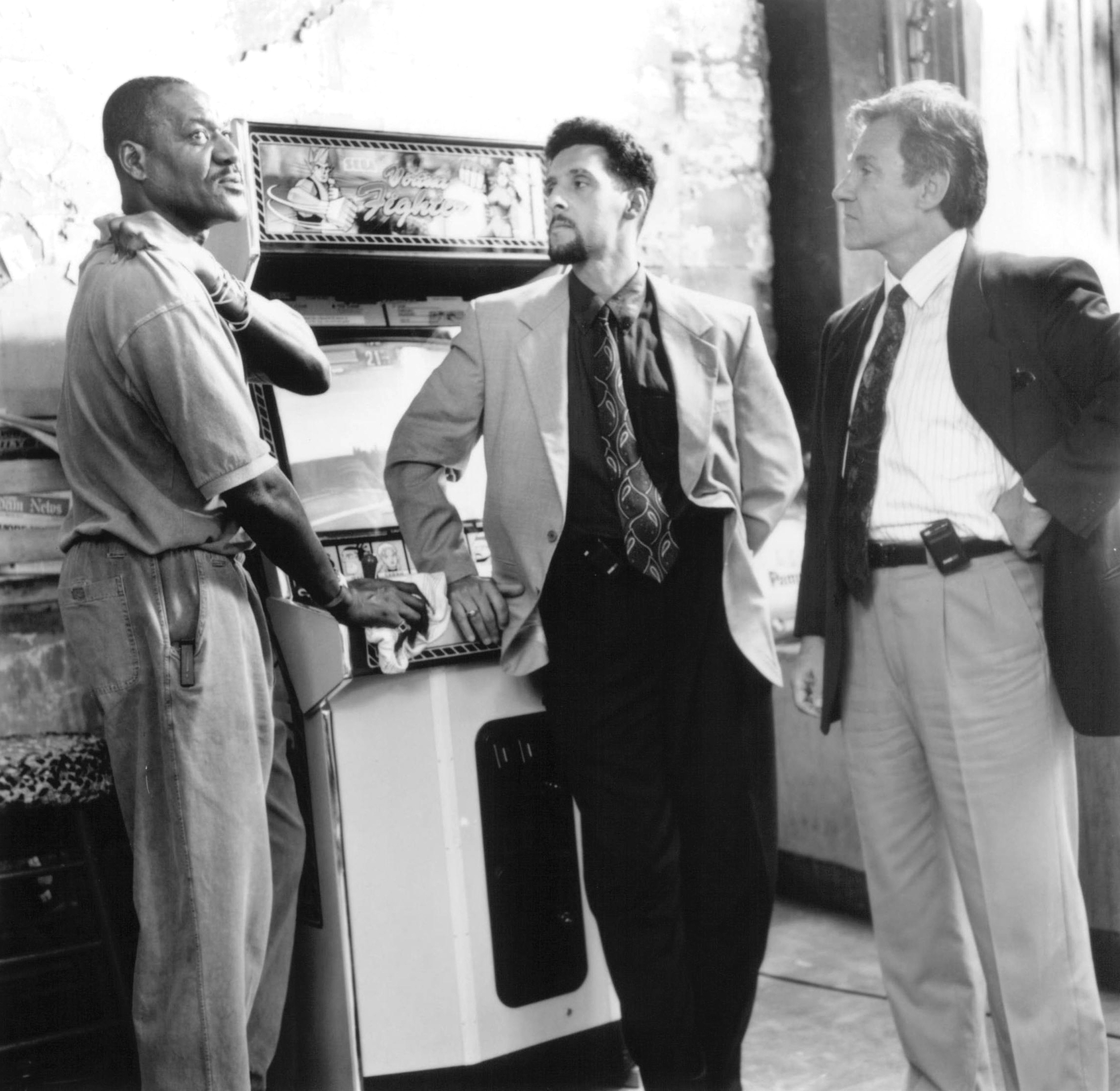 Harvey Keitel, John Turturro, and Delroy Lindo in Clockers (1995)