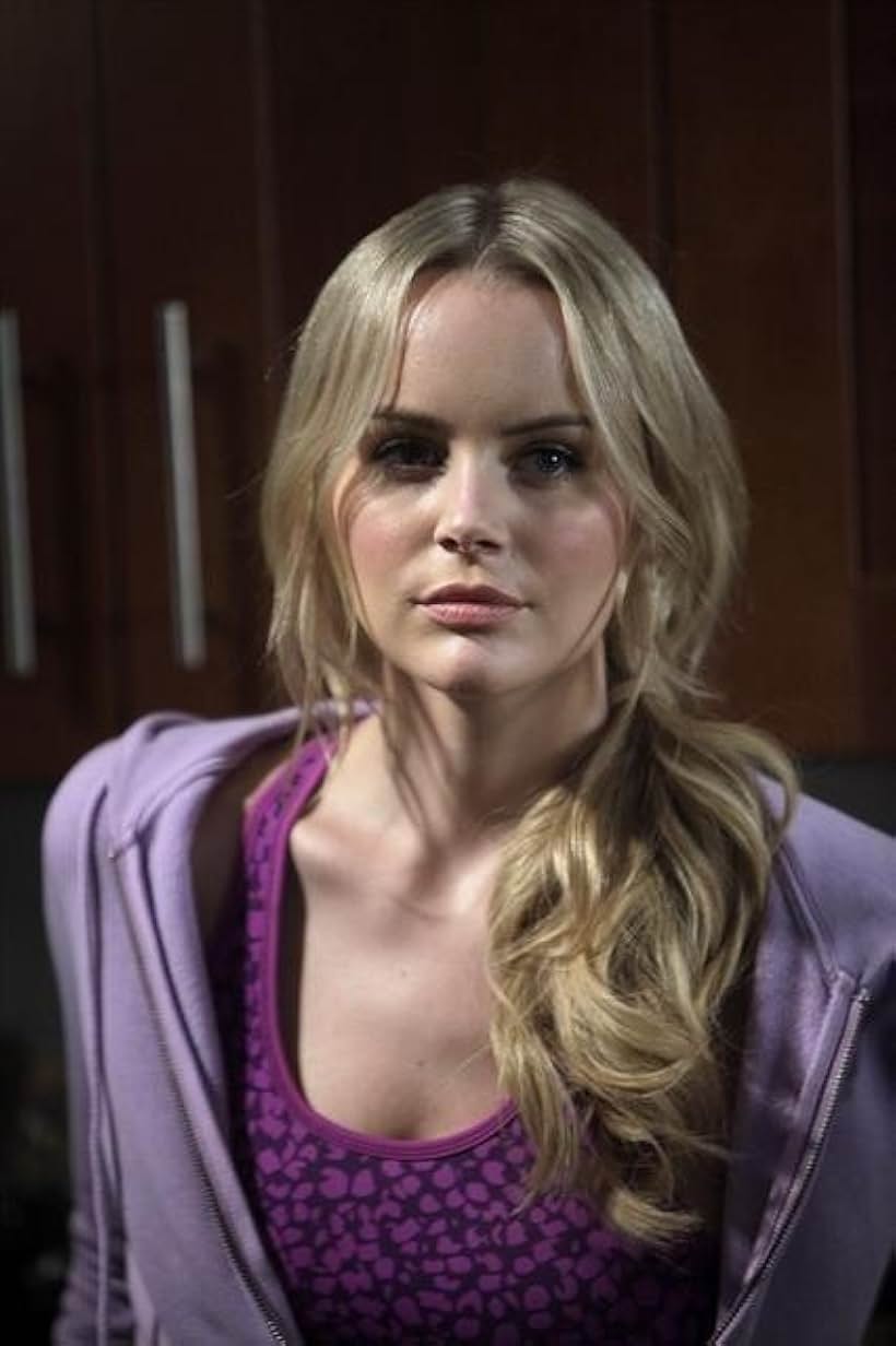 Helena Mattsson in 666 Park Avenue (2012)