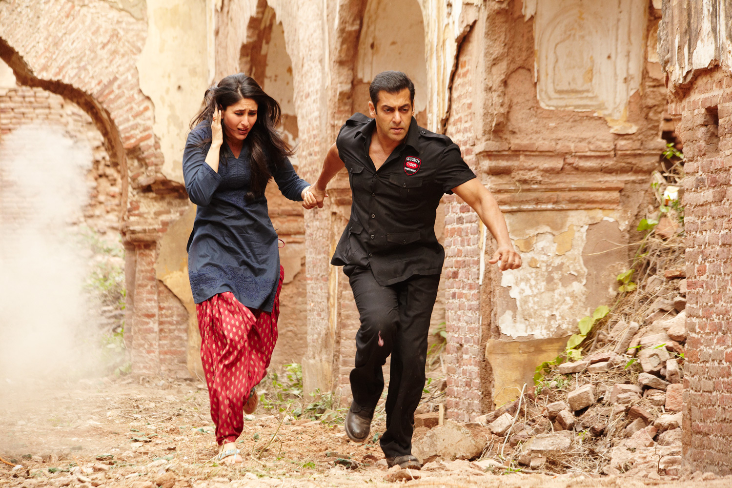 Kareena Kapoor and Salman Khan in Bodyguard (2011)