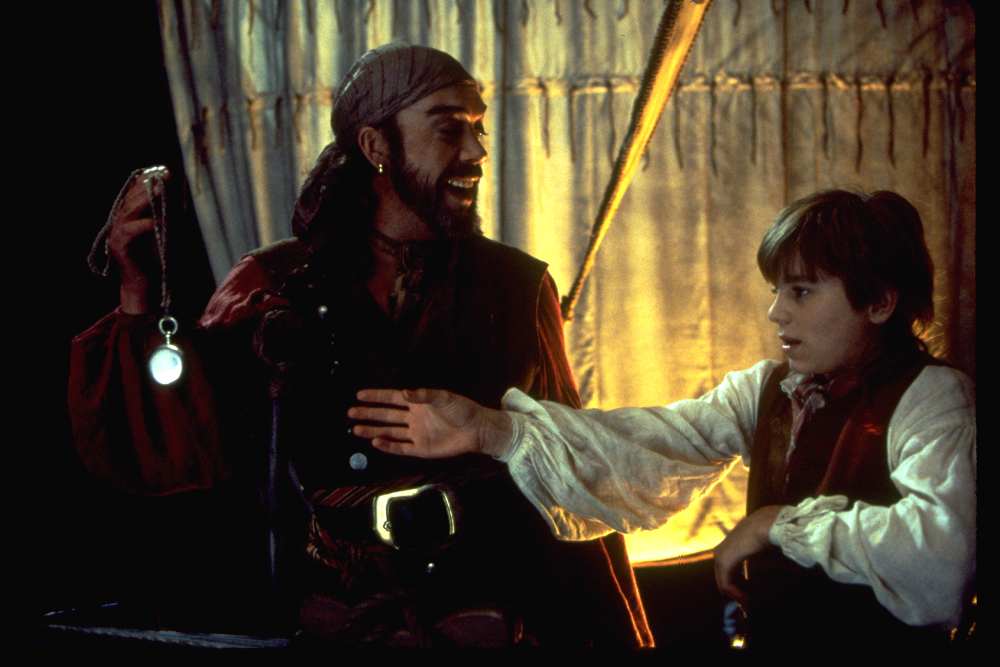 Tim Curry and Kevin Bishop in Muppet Treasure Island (1996)