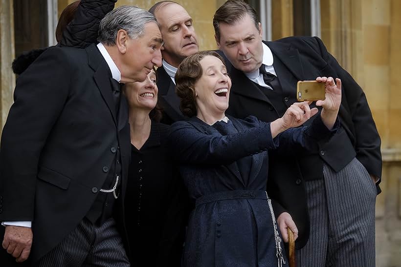 Jim Carter, Raquel Cassidy, Brendan Coyle, Kevin Doyle, and Phyllis Logan in Downton Abbey (2019)