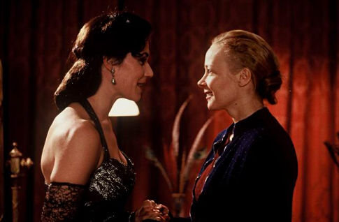 Nina Kunzendorf and Katja Riemann in Rosenstrasse (2003)