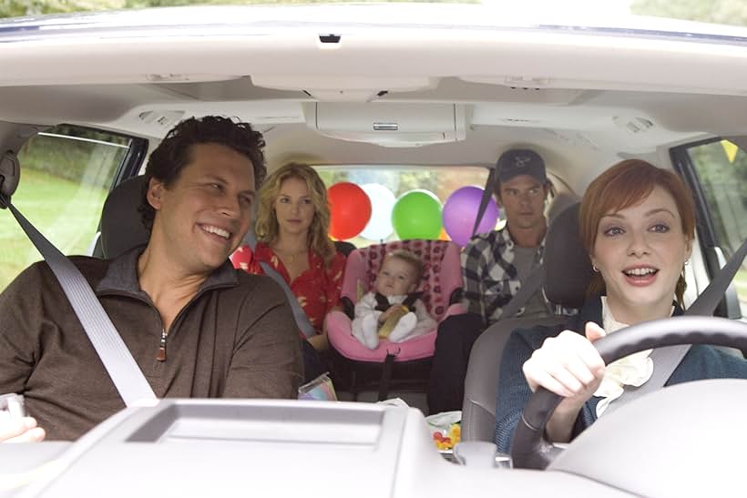 Katherine Heigl, Josh Duhamel, Christina Hendricks, Hayes MacArthur, Brooke Clagett, Brynn Clagett, and Alexis Clagett in Life as We Know It (2010)