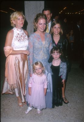 Melissa Joan Hart, Leslie Gilliams, Emily Hart, Paula Hart, Alexandra Hart-Gilliams, Samantha Hart, and Mark Wilkerson at an event for Drive Me Crazy (1999)