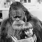 Kevin Peter Hall and Zachary Bostrom in Harry and the Hendersons (1991)