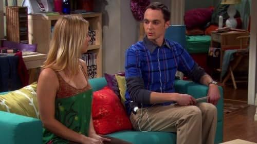 Kaley Cuoco and Jim Parsons in The Big Bang Theory (2007)