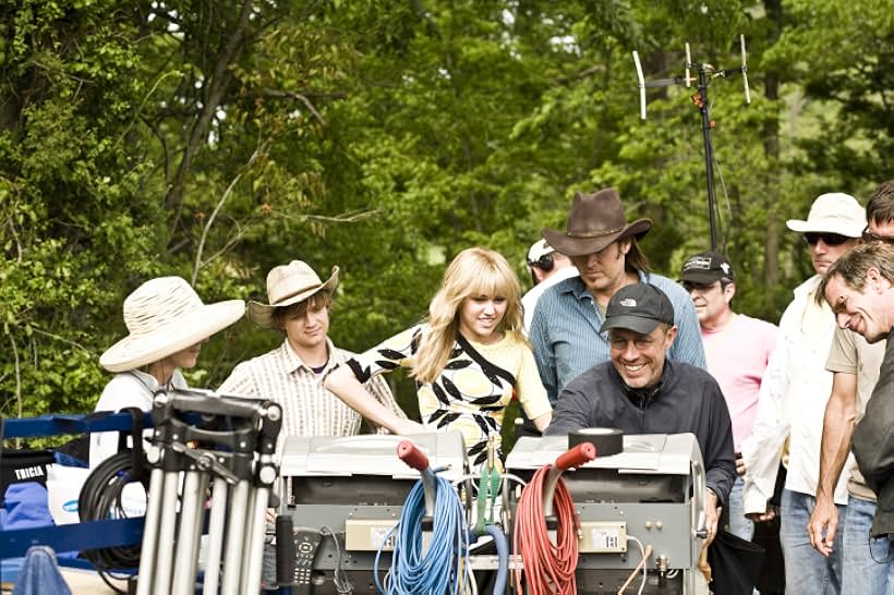 Billy Ray Cyrus, Tricia Ronten, Miley Cyrus, and Jason Earles in Hannah Montana: The Movie (2009)