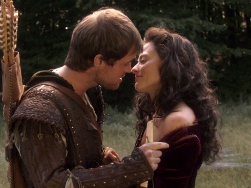 Jonas Armstrong and Lara Pulver in Robin Hood (2006)