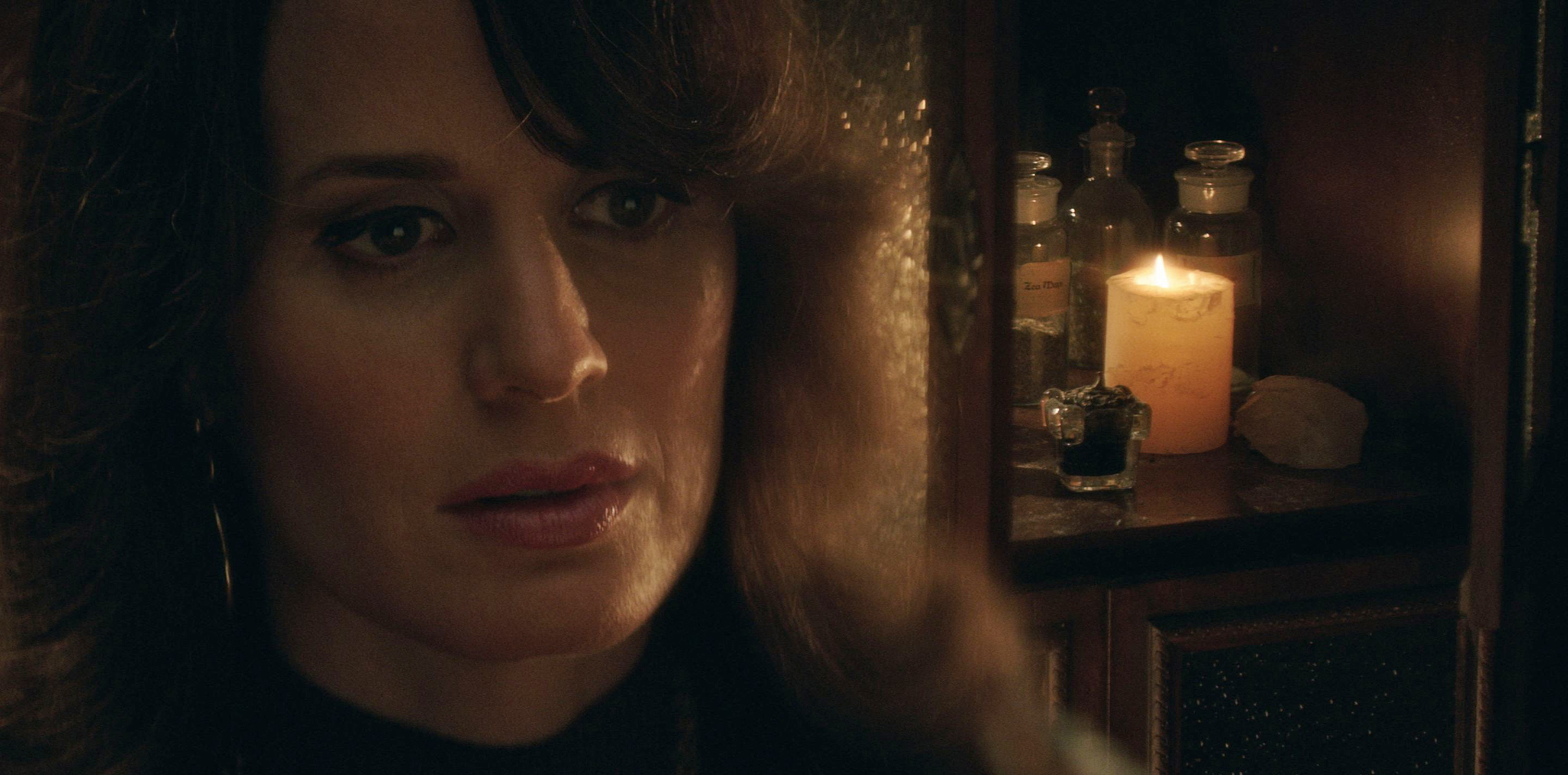 Elizabeth Reaser in Ouija: Origin of Evil (2016)