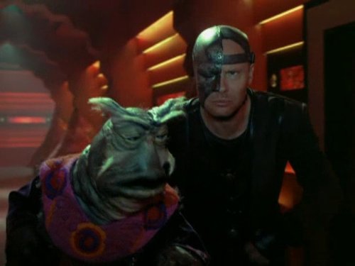 Paul Goddard and Jonathan Hardy in Farscape (1999)