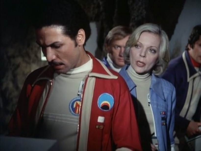 Barbara Bain, Tony Anholt, Nick Tate, and Raul Newey in Space: 1999 (1975)