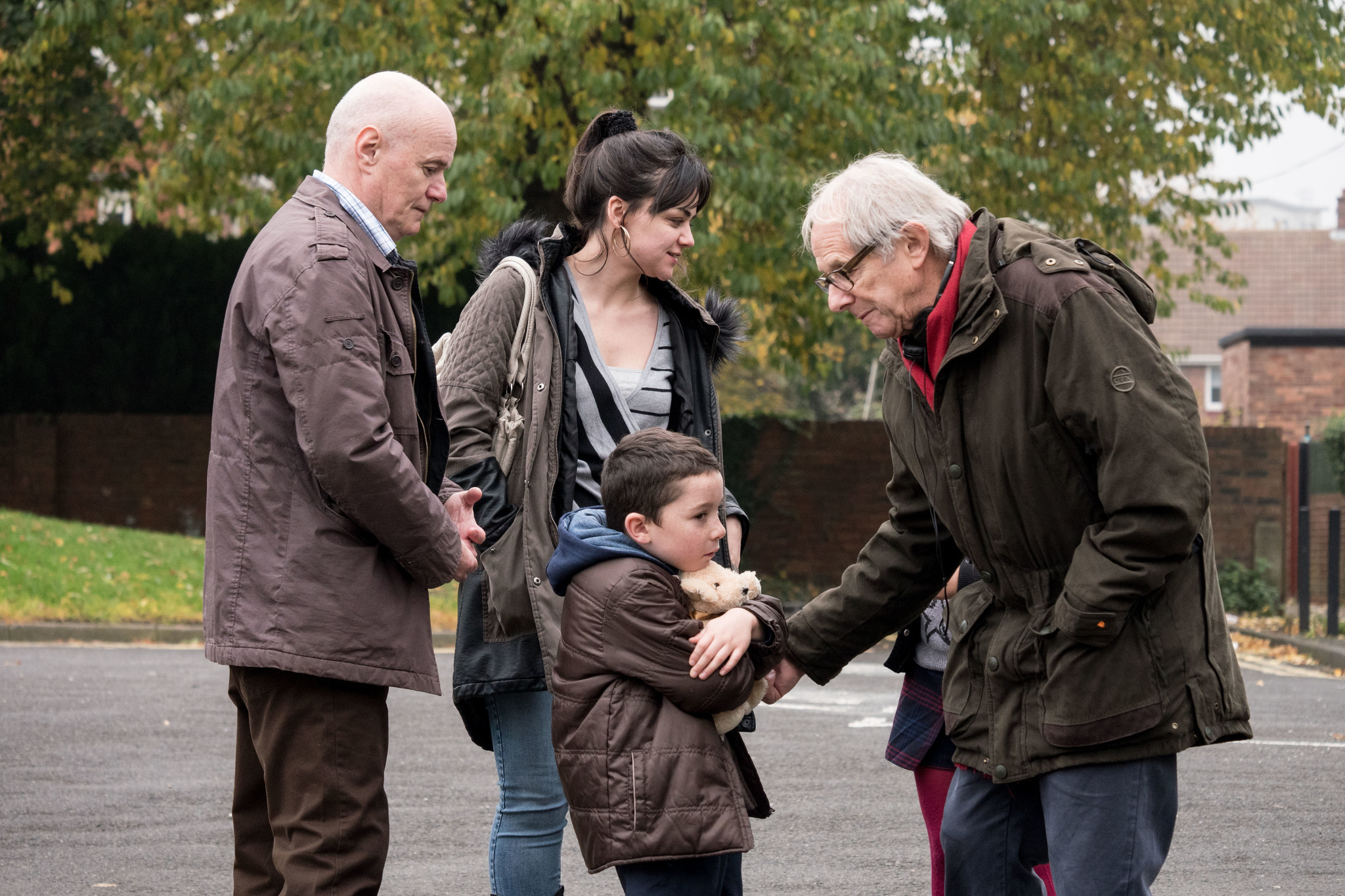 Dave Johns, Ken Loach, Hayley Squires, and Dylan McKiernan in I, Daniel Blake (2016)