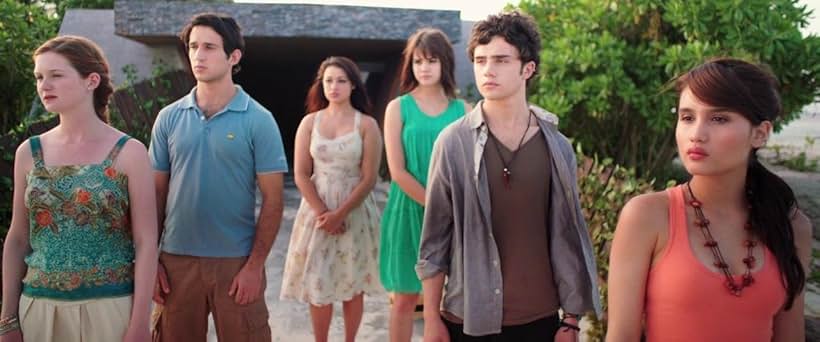 Bonnie Wright, Maia Mitchell, Cinta Laura Kiehl, Toby Sebastian, Darius Homayoun, and Chanelle Bianca Ho in After the Dark (2013)