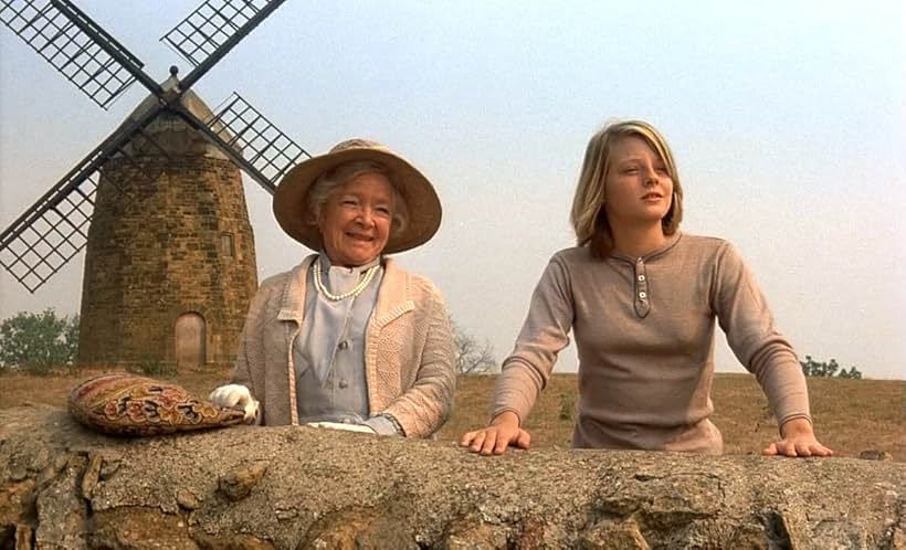 Jodie Foster and Helen Hayes in Candleshoe (1977)