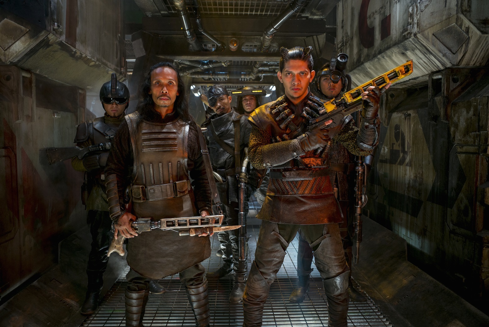 Iko Uwais, Yayan Ruhian, Cecep Arif Rahman, and Calvin Chen in Star Wars: Episode VII - The Force Awakens (2015)