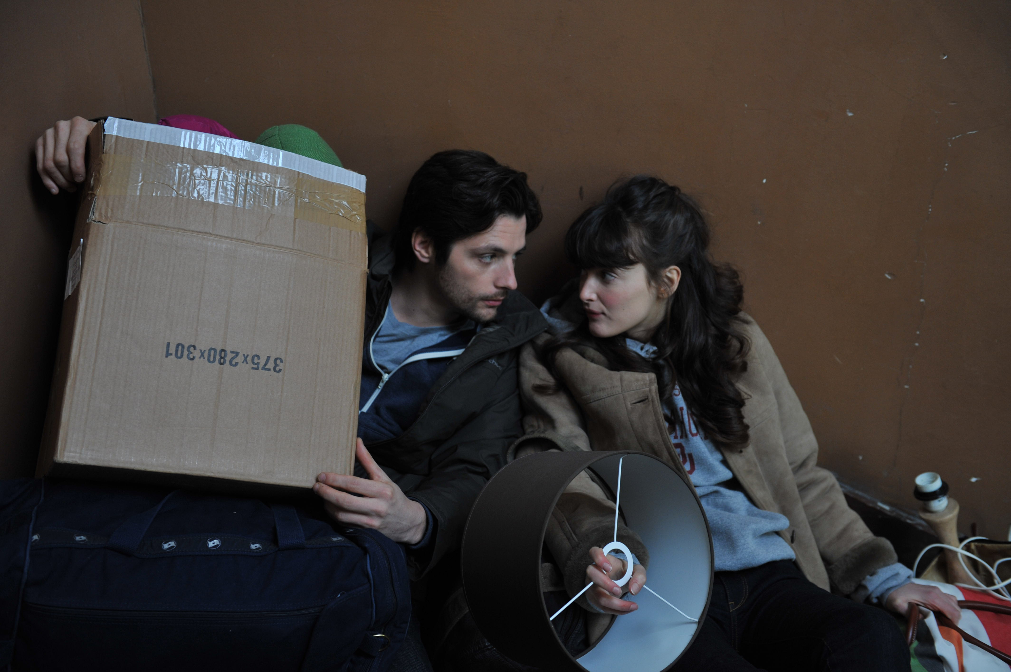 Raphaël Personnaz and Charlotte Le Bon in The Stroller Strategy (2012)