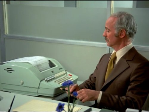 Alan Oppenheimer in The Partridge Family (1970)