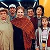 Tom Thurgar, Gregor Bloéb, Martina Gedeck, Mariella Hahn, Inge Konradi, Mona Seefried, Erwin Steinhauer, and Johanna von Koczian in O Palmenbaum (2000)