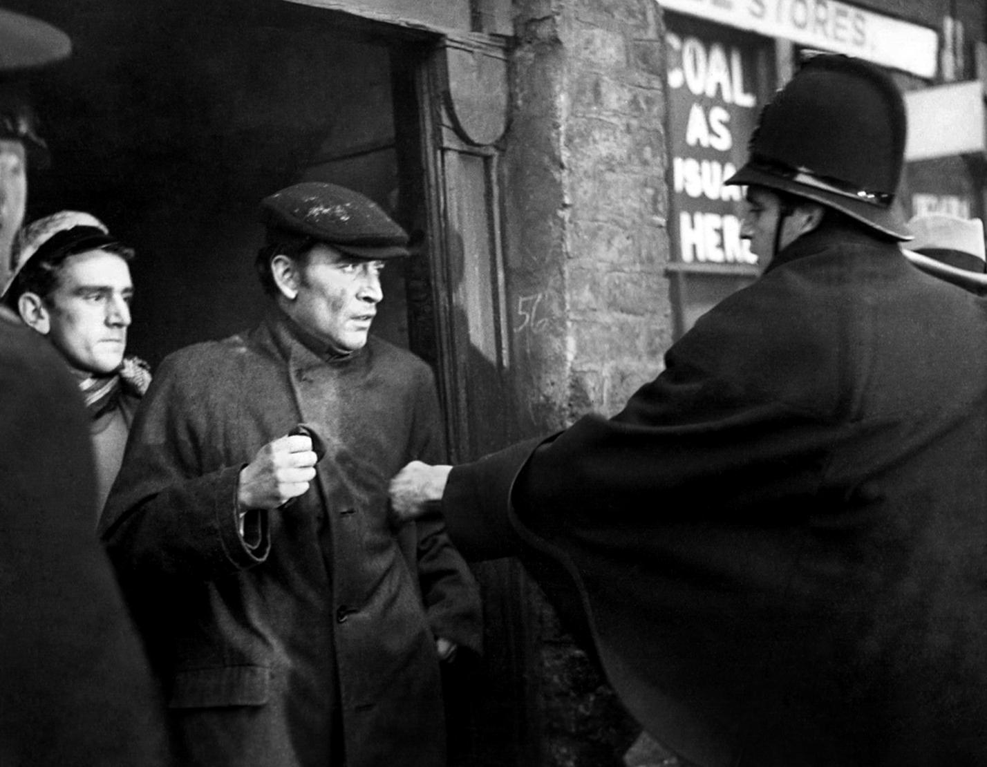 Peter Wyngarde in The Siege of Sidney Street (1960)