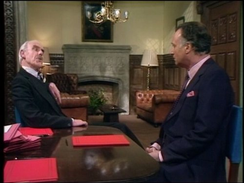 Edward Jewesbury and Paul Eddington in Yes Minister (1980)